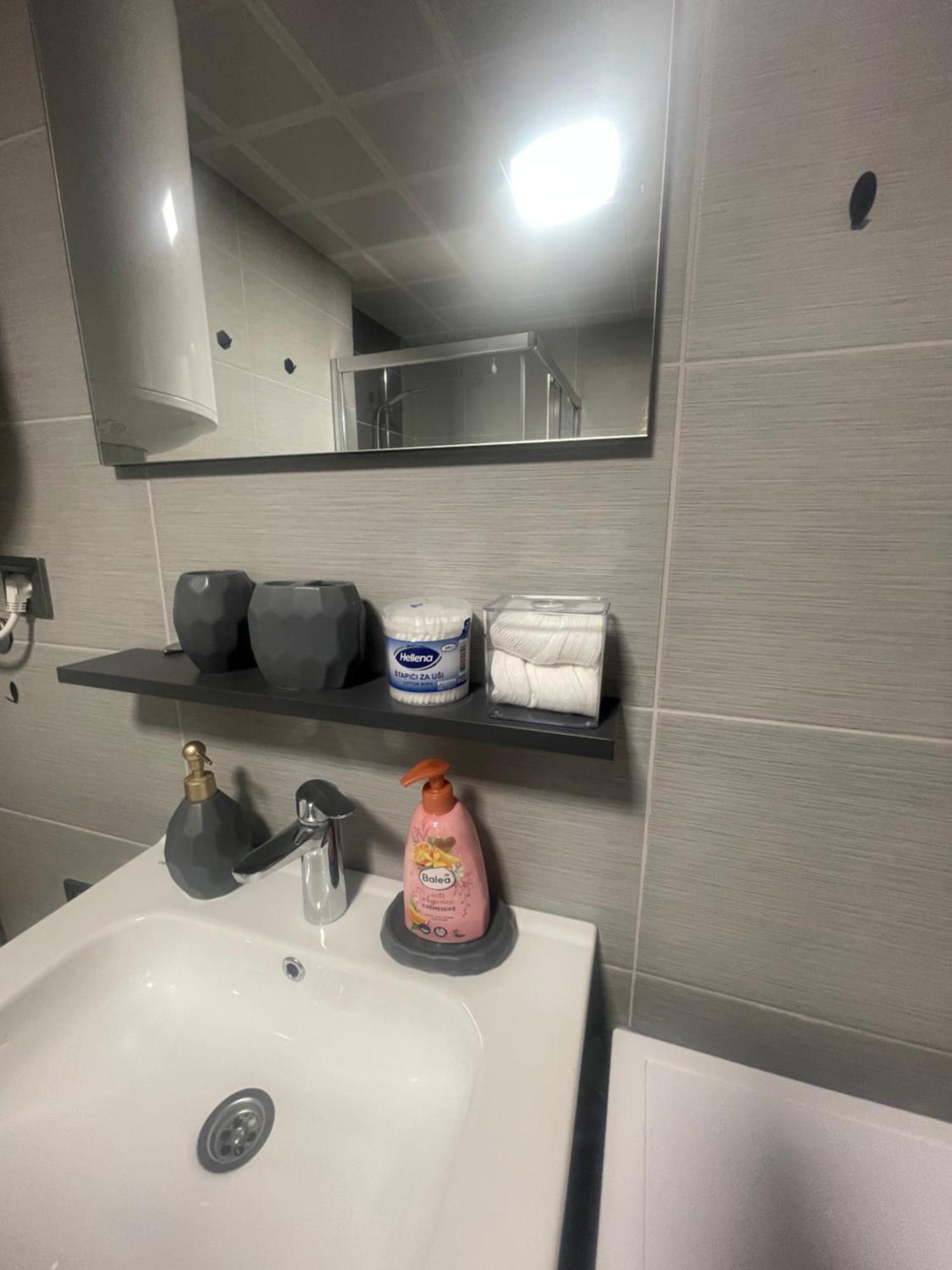 Sky Lux Point Apartment Skopje Ngoại thất bức ảnh